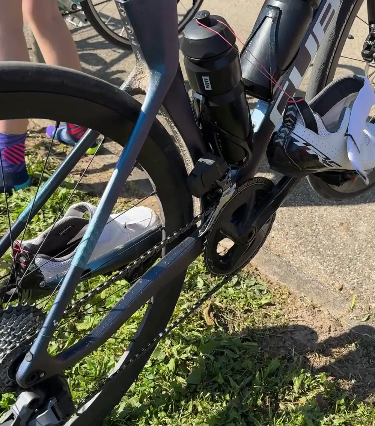 Koppeltraining mit eingeklickten Radschuhen
