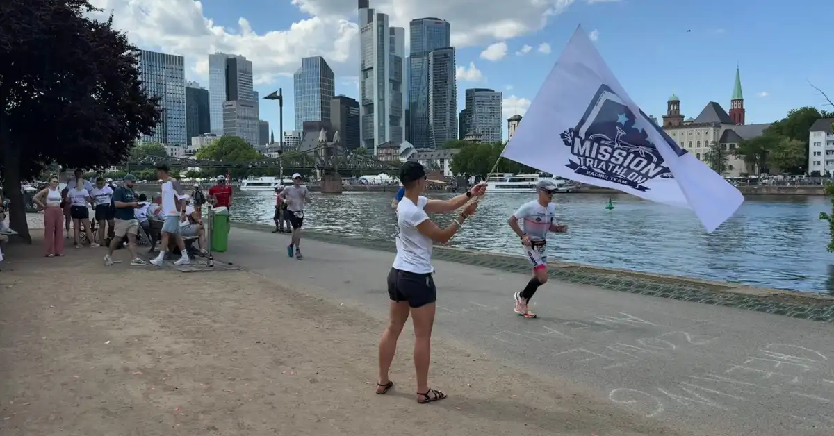 Anfeuern beim Ironman Frankfurt 2026